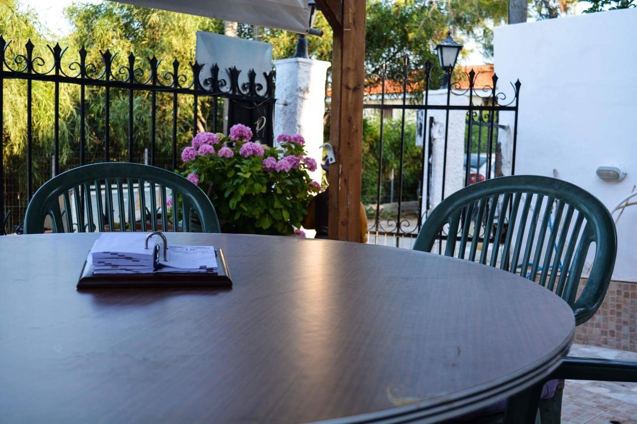 Sofia'S Sea View House Guest House Vravrona Bagian luar foto